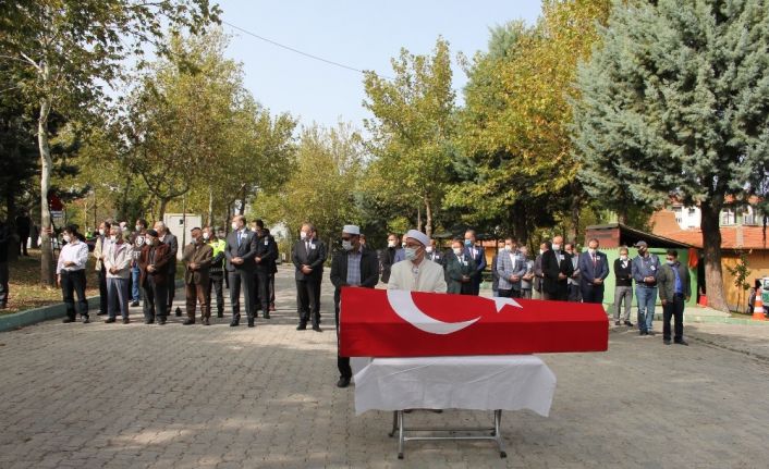 Kalp krizinden vefat eden Gaziantep Emniyet Müdür Yardımcısı Nadirgil, Isparta’da toprağa verildi