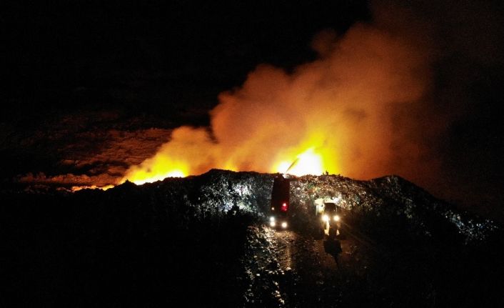 Karabük’te şehir çöplüğünde yangın çıktı