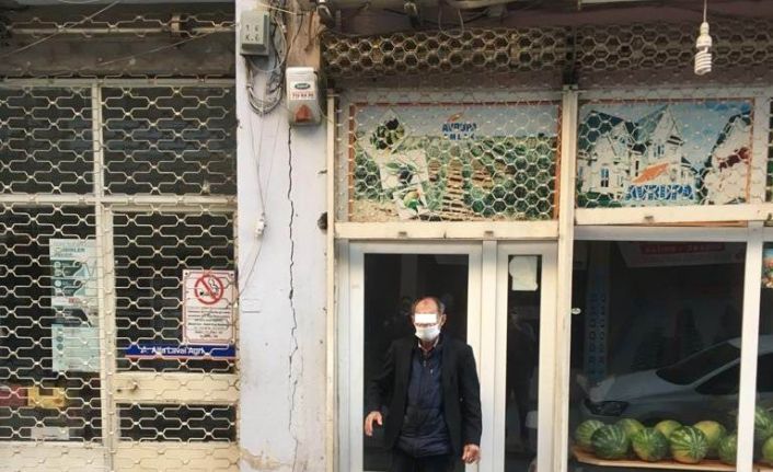 Karantinayı delen yaşlı adam bakkalda yakalandı