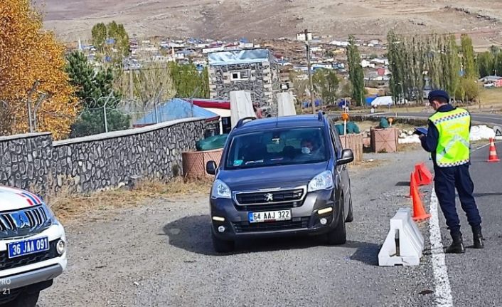 Kars’ta 108 araca 52 bin lira ceza kesildi