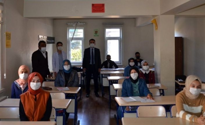 Kaymakam Çelik, Şehit Recep Gündüz Anadolu İmam Hatip Lisesini ziyaret etti