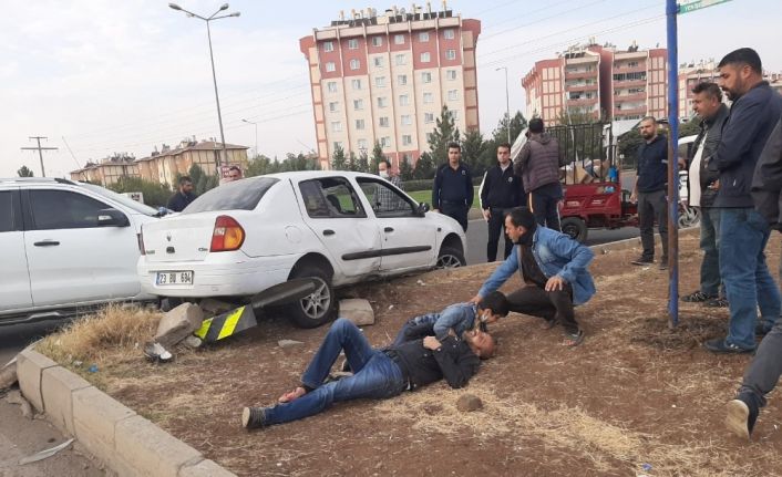 Kaza sonucu aracın altında kaldı, babasının elini bir an olsun bırakmadı