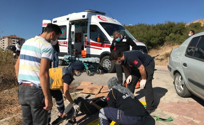 Kaza yapan ehliyetsiz motosiklet sürücüsü sağlık ekiplerini adeta ecel teri döktürdü