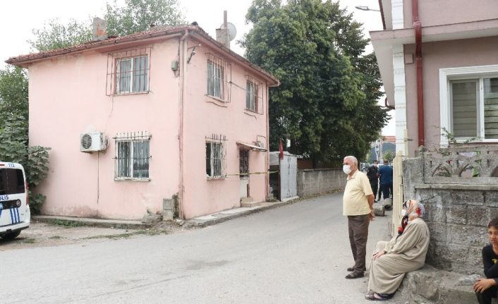 Kendisinden bir süredir haber alınamayan 3 çocuk babası evinde ölü bulundu