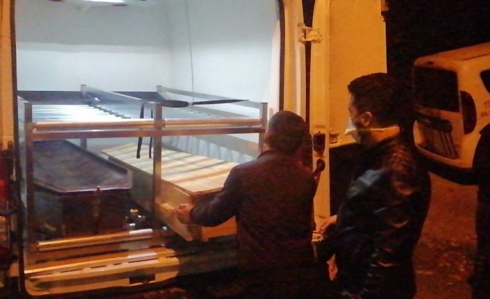 Kötü kokular gelince 51 yaşındaki adamın öldüğü ortaya çıktı