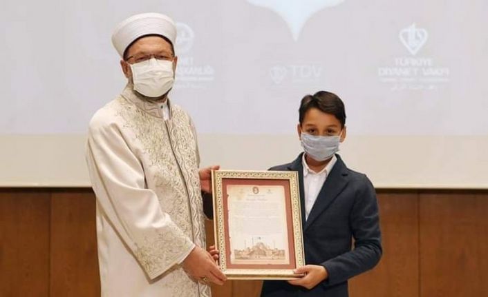 Kur’an-ı Kerimi Güzel Okuma Yarışması 10-13 yaş erkek çocuklar birincisi Kütahya’dan