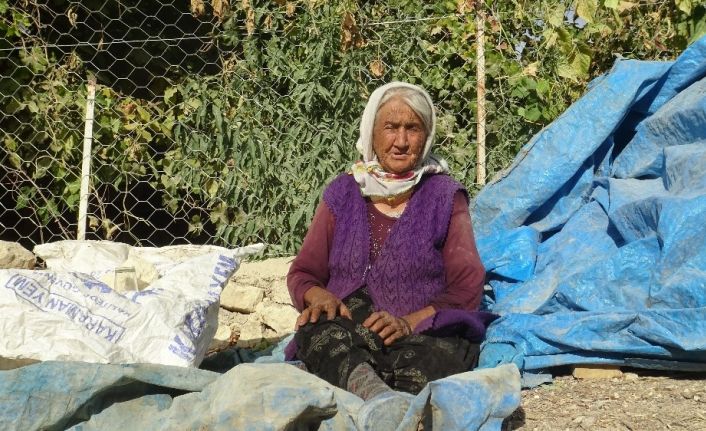 Madende oğlunu, Covid-19’dan eşini kaybeden Ayşe Gökçe: "Gittiler hep, beni götürmediler”