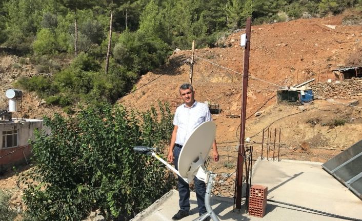 Mahallede internet yok diye şikayet etmedi, 20 bin liralık yatırımla uzaktan eğitimi yakına getirdi