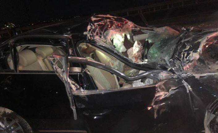 Makas atmaya çalıştı, kamyonetin altına girdi: 2’i ağır, 3 yaralı