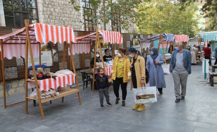 Malatya’nın ilk ‘hanımeli pazarı’ açıldı