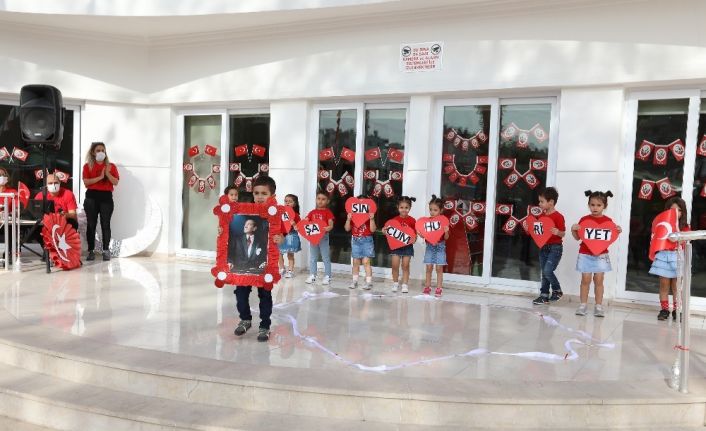 Mezitlili minikler cumhuriyet coşkusunu doyasıya yaşadı