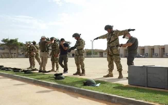 MSB:"Libya ordusunun uluslararası standartlara ulaştırılması maksadıyla sağlanan eğitim desteği kapsamında; 120 Libyalı askere Tacura Müşterek Kara Eğitim ve Tatbikat Merkezinde eğitim verilmeye başlanmıştır."