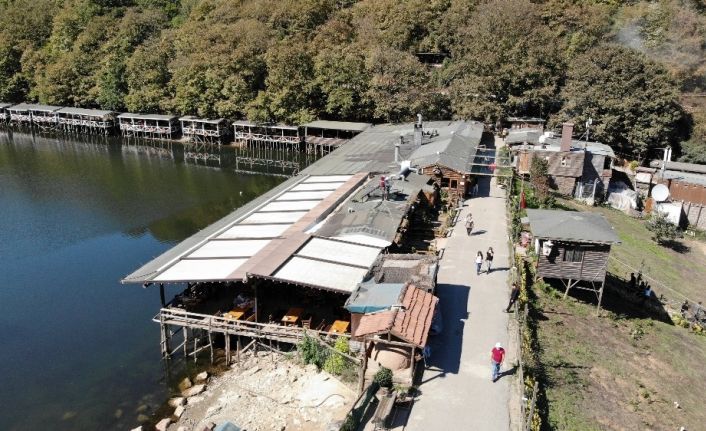 (Özel) İstanbul’da 2 gün süren yağışların ardından vatandaşlar Saklıgöl’e akın etti