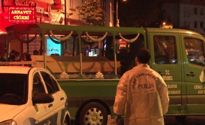 Pendik’te bir kafede oturan şahıslara silahlı saldırı; 1 ölü 1’i ağır 3 yaralı
