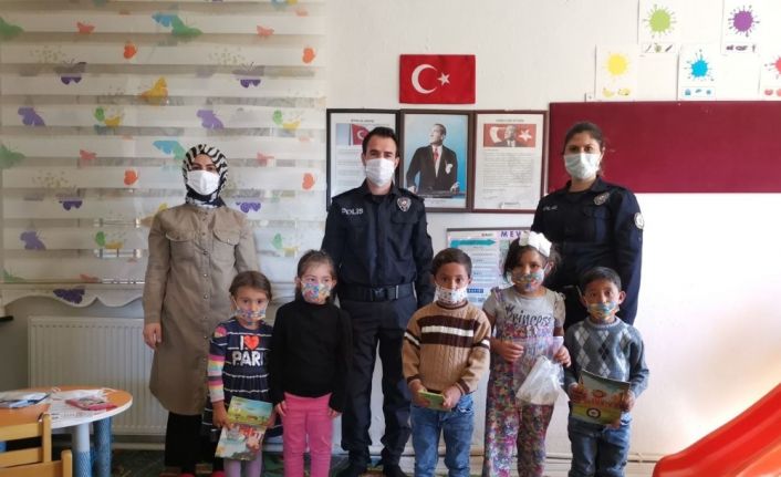 Polis minik yüreklere böyle dokundu