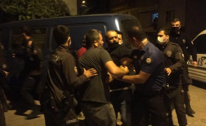 Polisten gazeteciye ‘gösterici’ muamelesi