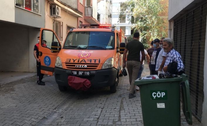 Polisten kaçarken, havalandırma boşluğuna sıkıştı