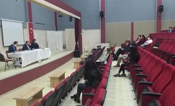 Sağlık Müdürü Aygören Gölhisar da Kovid-19 İlçeler toplantısını yaptı.