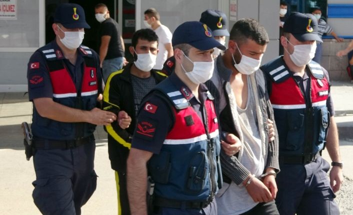 Samsun’da HTŞ terör örgütü şüphelisi 4 yabancı adliyeye sevk edildi