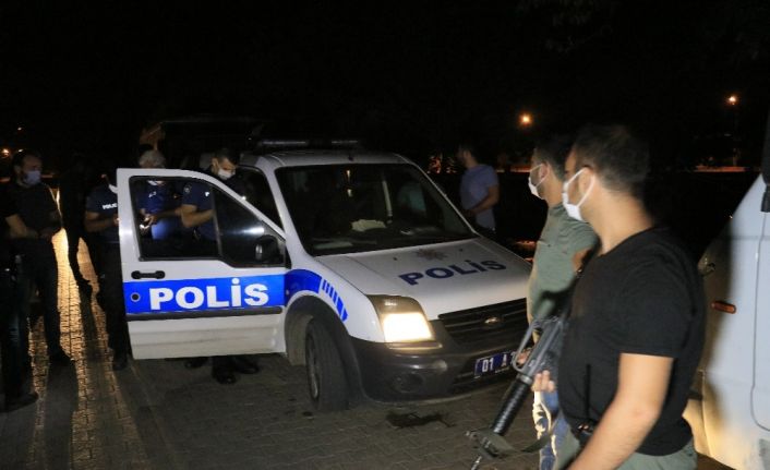 Ses bombası attıkları sırada polise denk gelen şüpheliler yakayı ele verdi