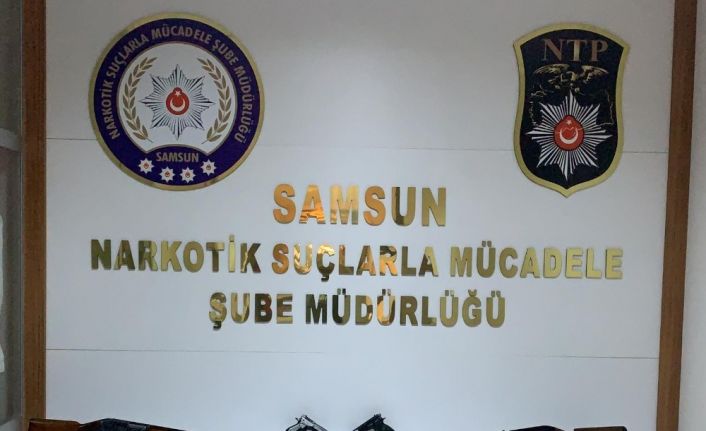 Sokak satıcılarına uyuşturucu operasyonu: 5 gözaltı