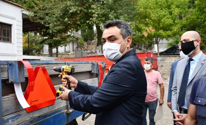 Söke’de tarım ekipmanı sürücülerine “Reflektör Tak, Görünür Ol” denildi