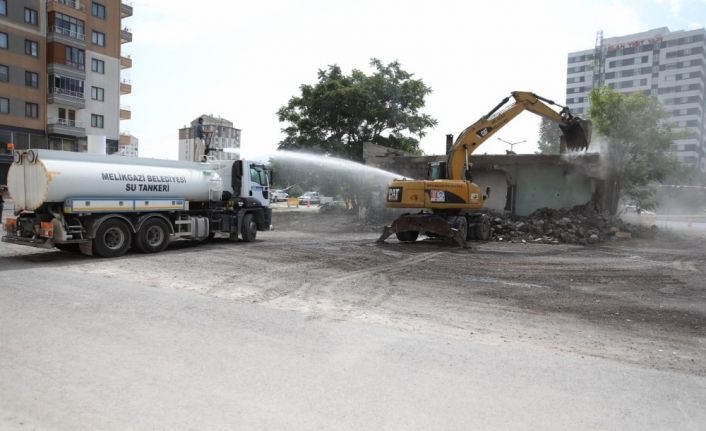 Tacettin Veli, Gülük ve Yıldırım Beyazıt Mahalleleri’nde metruk binalar yıkılıyor