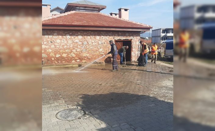 Tarihi çamaşırlık binası temizlendi