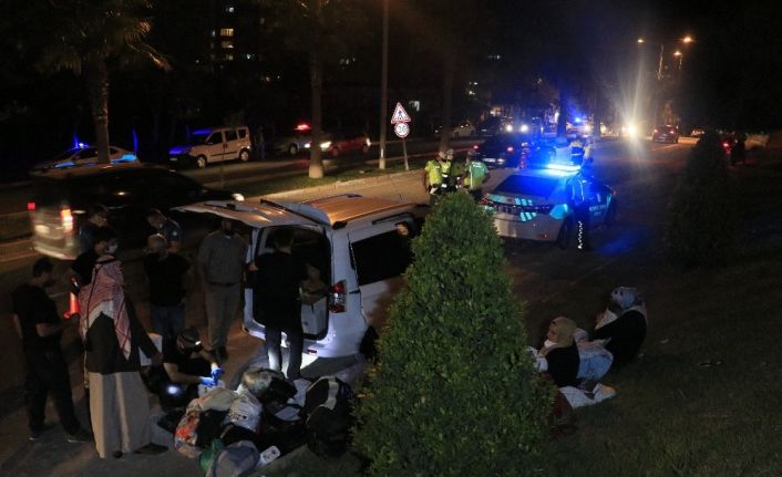 Terör ekiplerince aranan araç polisi alarma geçirdi