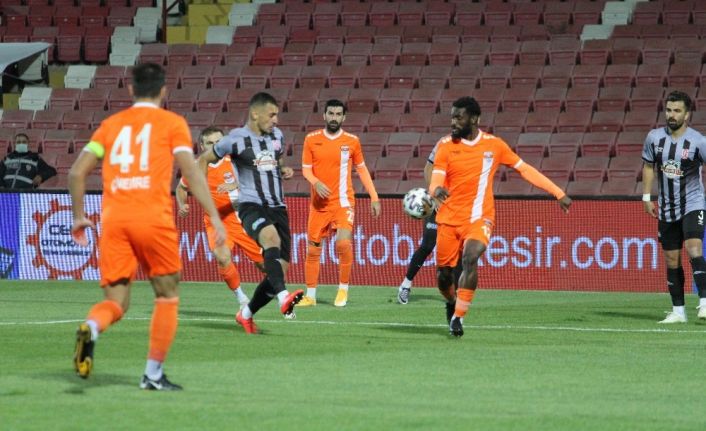 TFF 1. Lig: Balıkesirspor: 0 - Adanaspor: 2 (İlk yarı)