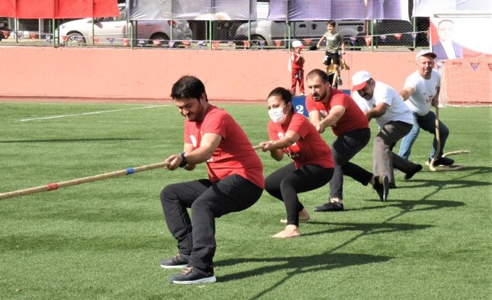 Toroslar personeli, Halat Çekme Şampiyonasında kupa için ter döktü