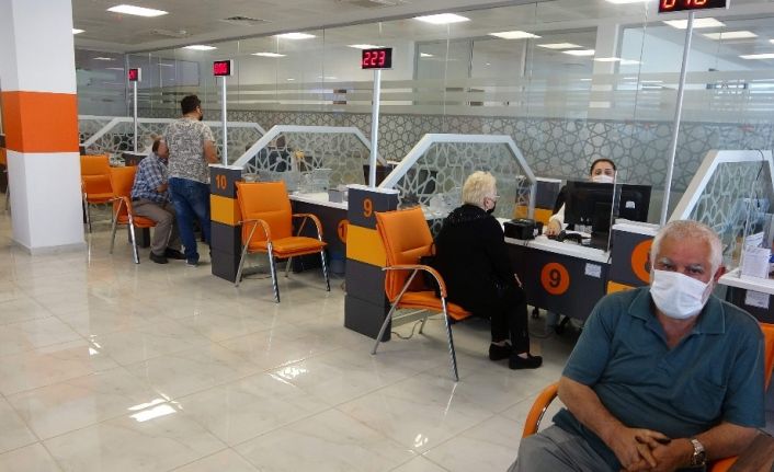Trabzon’da yaklaşık bin 500 kişinin sürücü bilgileri cipli kimlik kartına yüklendi