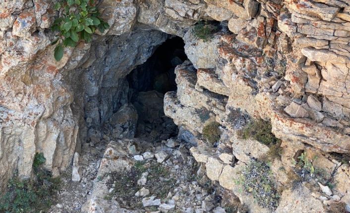 Tunceli’de bir mağara imha edildi, 1,5 tondan fazla yaşam malzemesi ele geçirildi