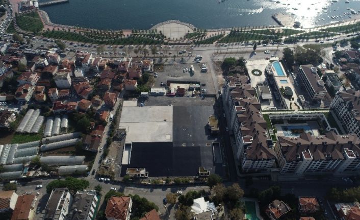 Tuzla Belediye Başkanı Dr. Şadi Yazıcı; “Tuzla Sahili’nde bulunan otopark 18 ay oldu bitmedi”