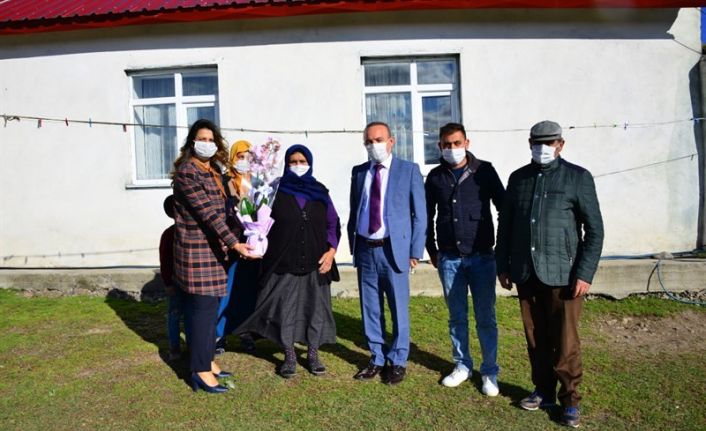 Vali Hüseyin Öner ve eşi Zehra Mine Öner, Şehit ailesi ziyaretlerine devam ediyor