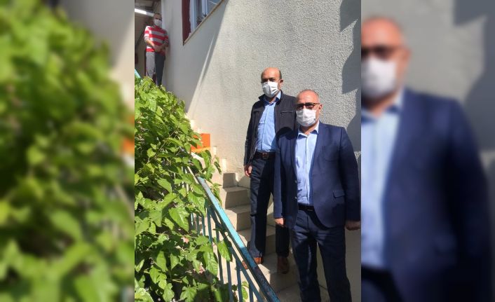 Yeşilyurt Belediyesi Covıd-19 testi pozitif çıkan personellerini yalnız bırakmıyor
