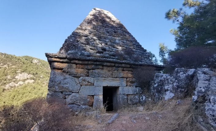 Yıllarca türbe sanıldı, mitolojik bir savaşçıya ait olduğu ortaya çıktı