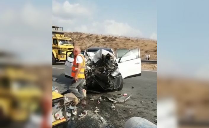 Yol bakım çalışması yapan Karayolları ekibine otomobil çarptı: 1 ölü, 3 yaralı