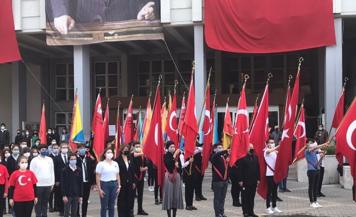 Zonguldak’ta 29 Ekim öncesi çelenk sunuldu
