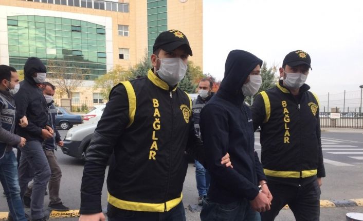 1 milyon 200 bin liralık çeki çalan zanlılar adliyeye sevk edildi