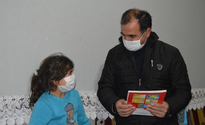 24 yıllık Ağrılı öğretmen, meslek hayatını köy okulu öğrencileri ile renklendiriyor