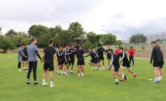 24Erzincanspor’da 6 futbolcu ile 2 kulüp personeli Covid-19’a yakalandı