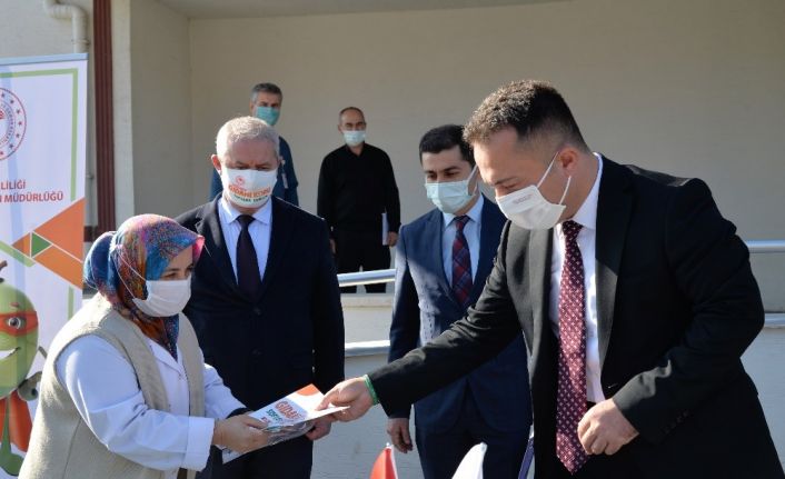 3 bin adet "Gıdanı Koru" yazılı bez maske dağıtıldı