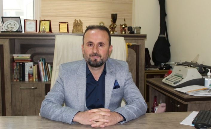 AK Parti kurulurken "Başkan Tayyip Erdoğan gibi hapse atılacaksın" tehditlerine boyun eğmeyen Aydın Kahraman aday adayı oldu