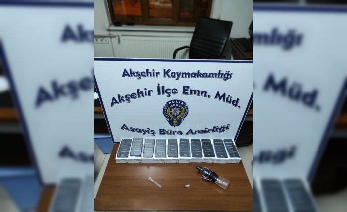 Akşehir’de kaçak cep telefonu ele geçirildi