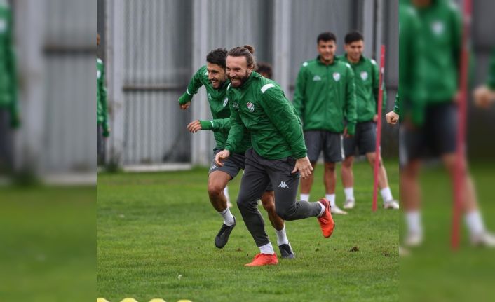Ankaraspor maçı hazırlıklarını tamamlayan Bursaspor’da yüzler gülüyor