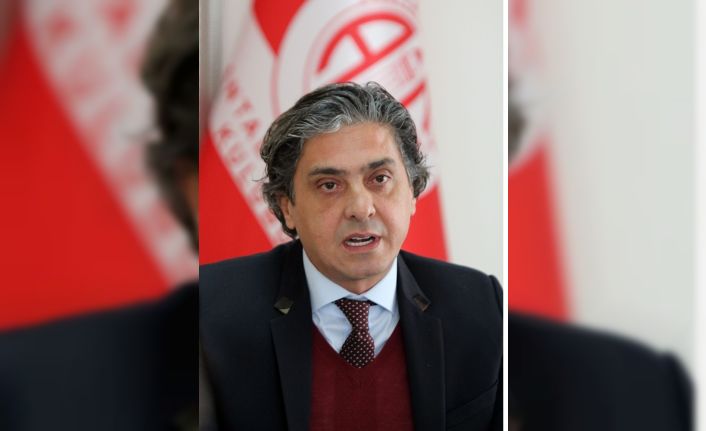 Antalyaspor, Ersun Yanal ile 3.5 yıllığına anlaştı