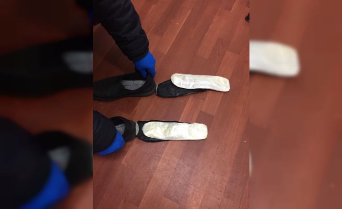 Ayakkabıda taşınan esrarı ‘Sezar’ yakaladı
