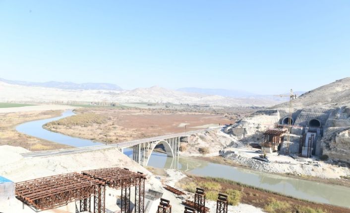 Bakan Karaismailoğlu: ”Mart ayı ile Ekim ayı arasında 5,7 milyar dolarlık yatırım yaptık”