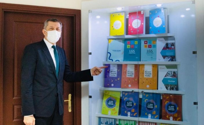 Bakan Selçuk: "Soru setlerimiz bugüne kadar 38 milyon 578 bin 273 kez görüntülendi"